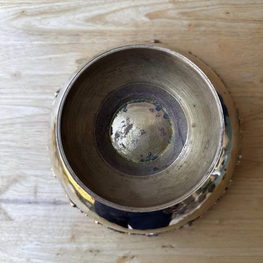 Vintage‎ Centerpiece Yellow Brass Metal Bowl 8 Inch Grapes Leaves Edges Fruit